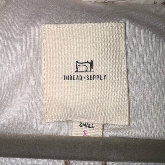 Thread & Supply Cream off white Quilted Puffer Vest floral with pockets S NWT - Picture 4 of 12